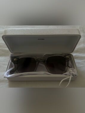 CHIMI Men’s Transparent Gray Square Sunglasses